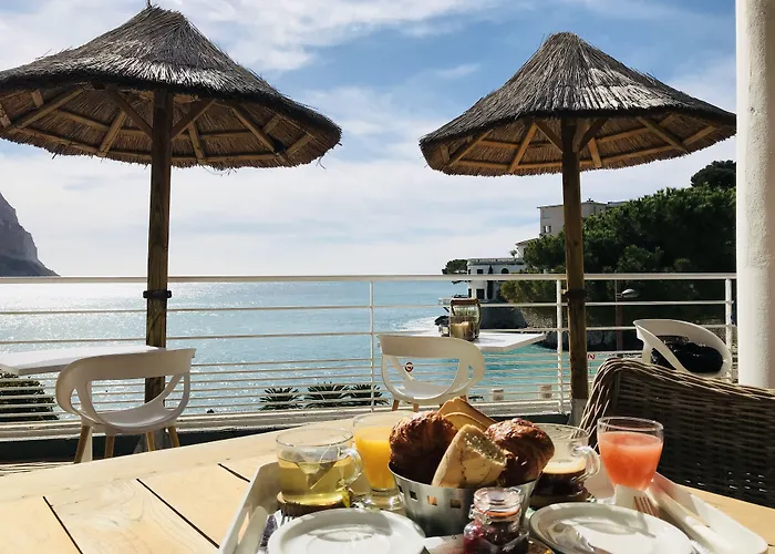Hotel De La Plage - Mahogany Cassis
